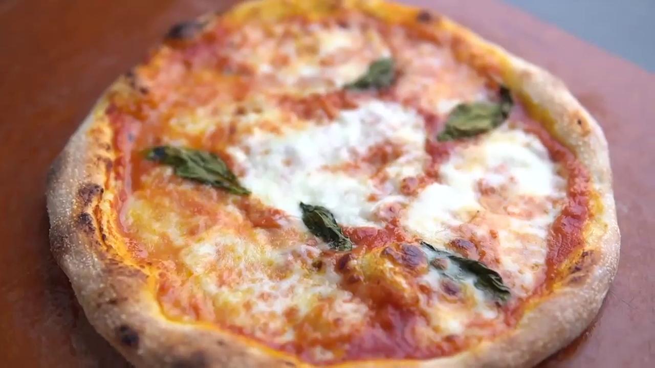 Italian pizza Canotto Style